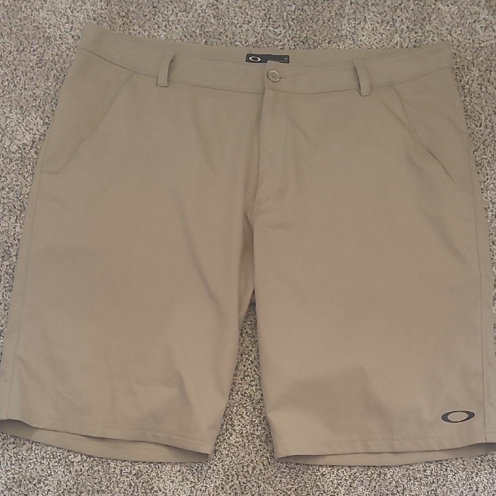 Oakley Men's Khaki Flat Front Shorts
